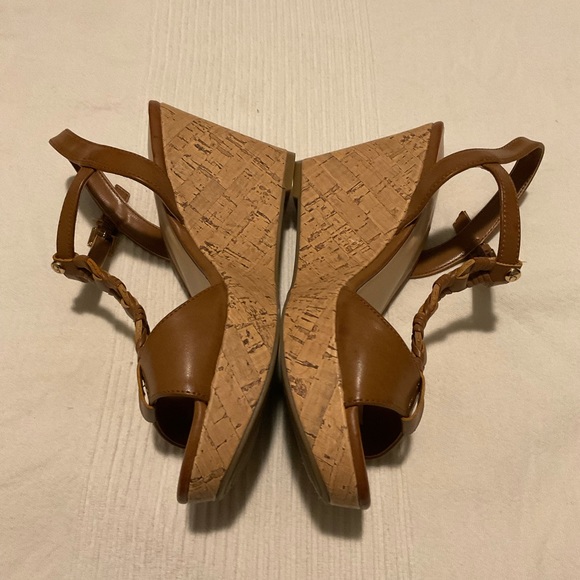 Liz Claiborne cork look tan leather wedges, size 7 - Picture 3 of 6